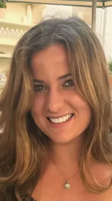 After veneers: bright, symmetrical smile